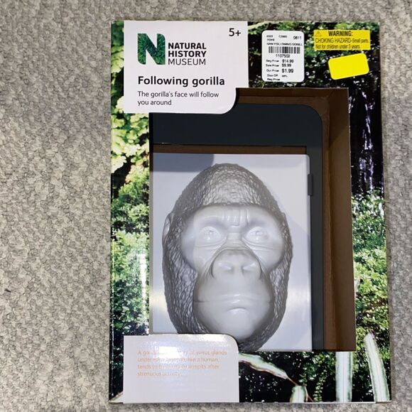 NATURAL HISTORY MUSEUM Following Gorilla NWT - Picture 3 of 4